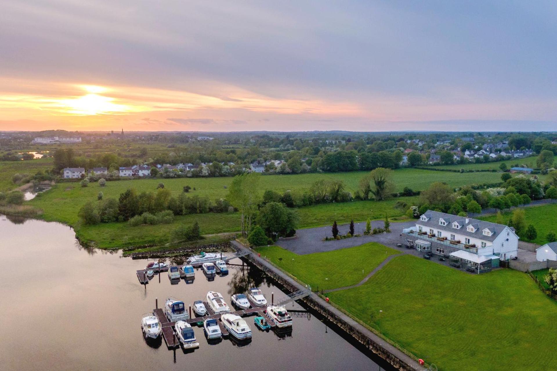 Moycarn Lodge & Marina Ballinasloe Dış mekan fotoğraf