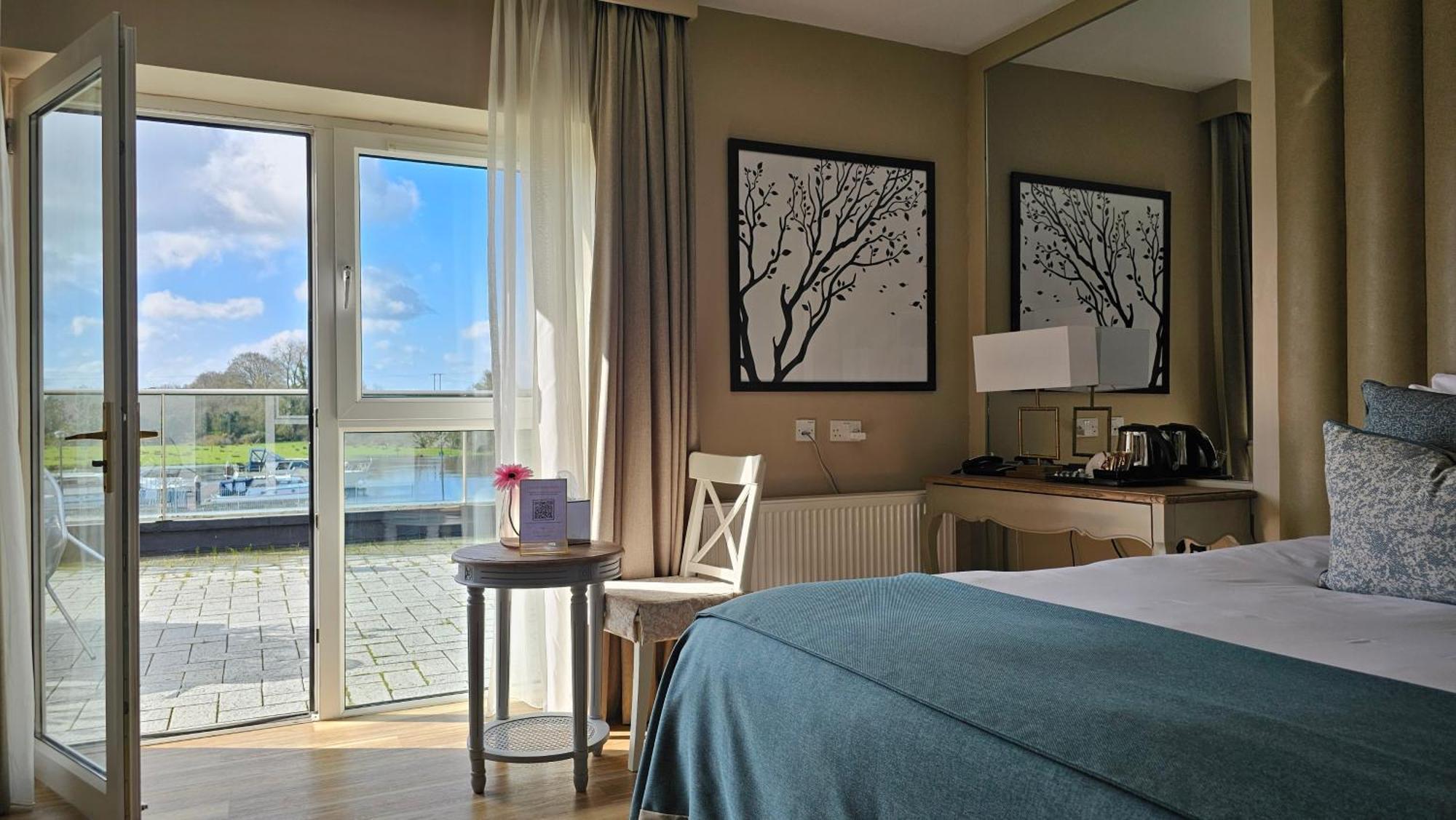 Moycarn Lodge & Marina Ballinasloe Dış mekan fotoğraf